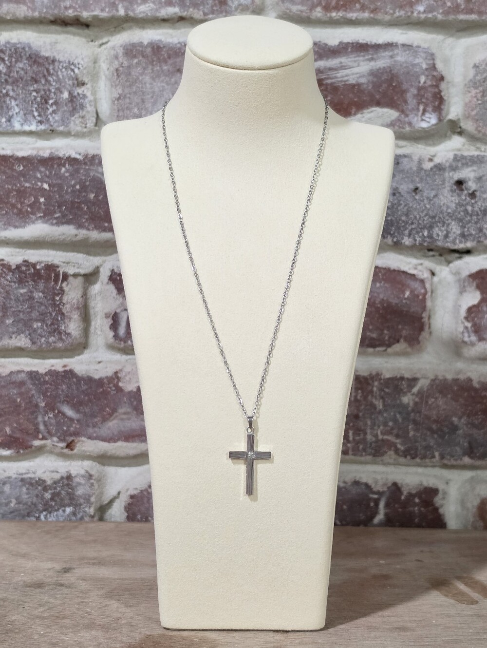 Vintage Walter E. Hayward Company Sterling Silver Crosd Necklace